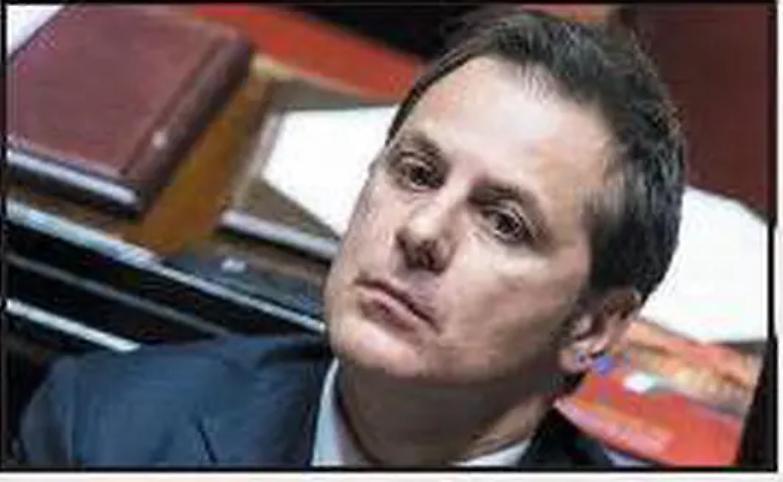 Nuovi guai per Siri. L&rsquo;ex sottosegretario leghista indagato per autoriciclaggio