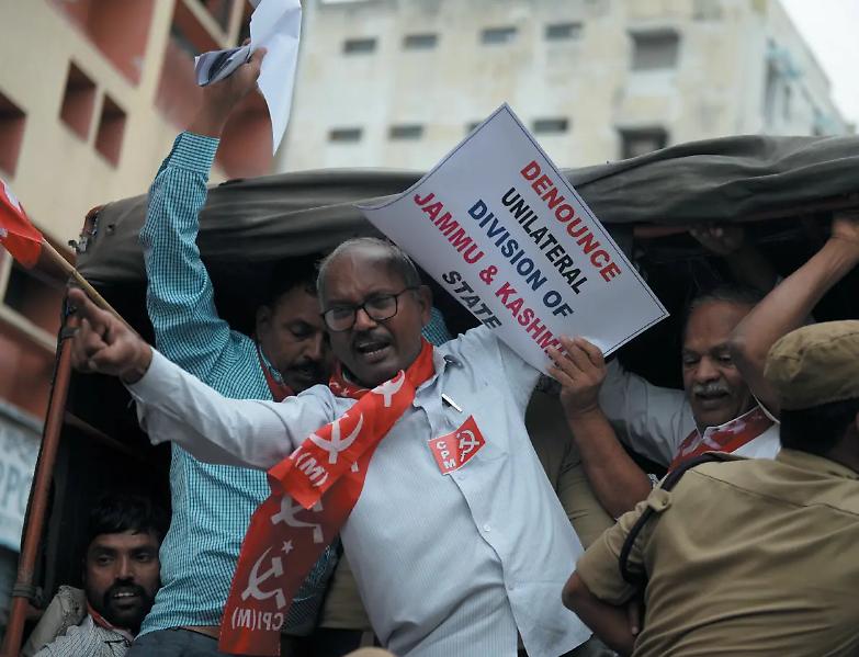 L&rsquo;Isis &egrave; rispuntato a Kabul per fare la guerra ai talebani