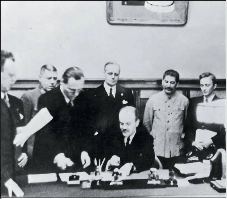 Paura, intrighi, minacce L&rsquo;estate che port&ograve; alla II guerra mondiale