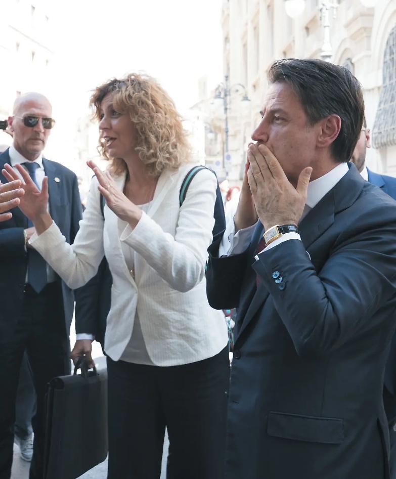 Il premier: &laquo;Conta chi lavora per il bene del Paese e non il colore politico&raquo;