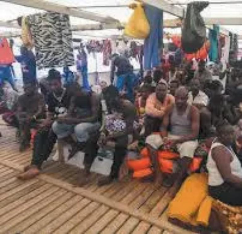 Open Arms, Salvini dice no. Trenta invia i soccorsi. A bordo situazione gravissima