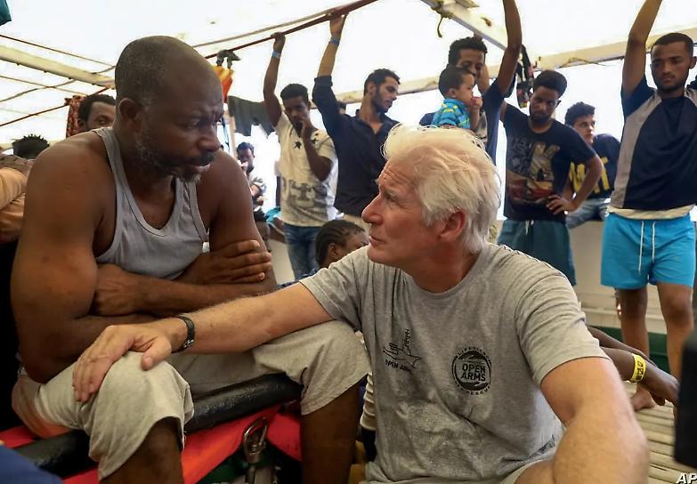 Open Arms: "Miserabile chi usa i migranti per fare propaganda razzista"