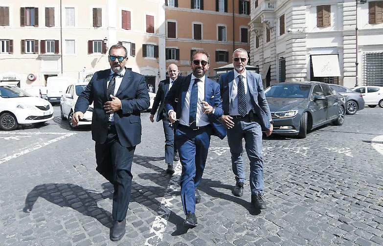 Bonafede resta in pole. Ma a via Arenula &egrave; gi&agrave; partito il totoministri