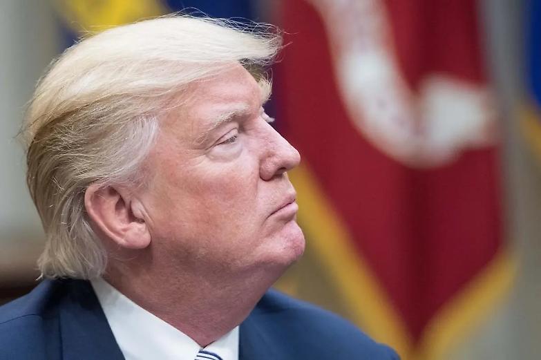 Il lanciarazzi Trump fa soffiare il vento della guerra fredda