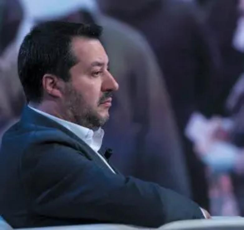 La difesa di Salvini: &laquo;Caro premier, parli come Saviano e un Renzi qualsiasi&raquo;