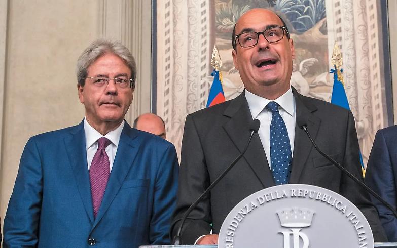 Psicodramma Pd, Renzi contro Gentiloni: &laquo;Vuol far saltare l&rsquo;accordo&raquo;