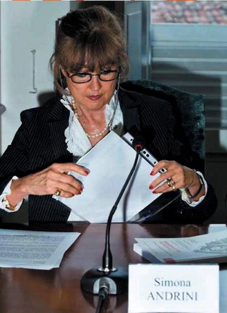 I giochi di potere e l&rsquo;inganno delle fake news