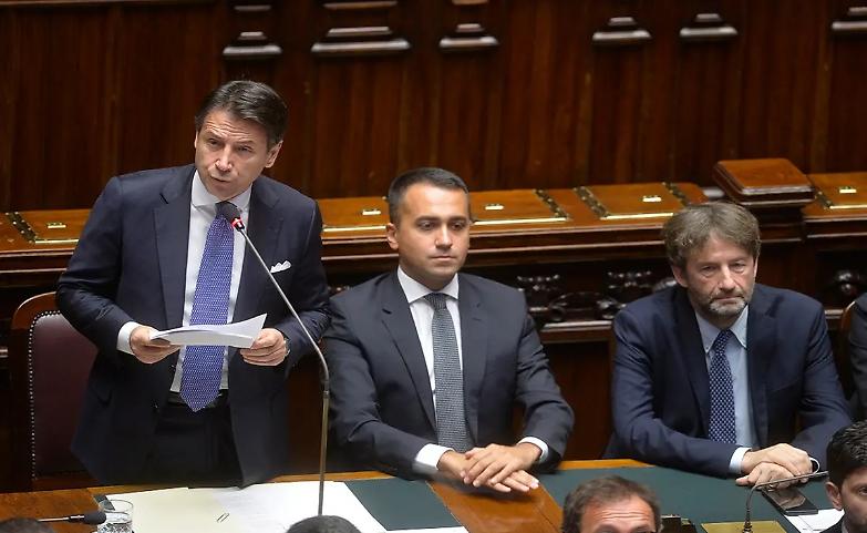 Conte bis, sud, lavoro, ambiente e scuola sfide per il nuovo governo. &laquo;Cambieremo i decreti sicurezza&raquo;