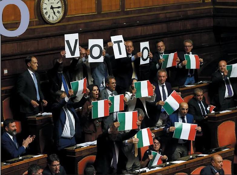 Conte all&rsquo;ex alleato: &laquo;La crisi? Gesto arrogante di chi voleva pieni poteri&raquo;