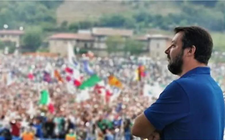 Salvini a Pontida: &laquo;Questa &egrave; l'Italia che vincer&agrave;&raquo;