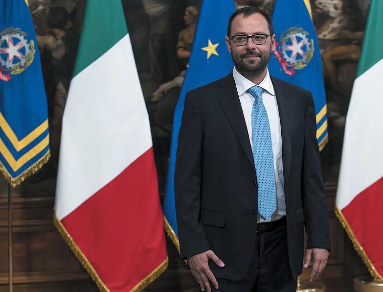 Patuanelli a Bruxelles, l'offensiva green italiana si scontra con le resistenze Ue
