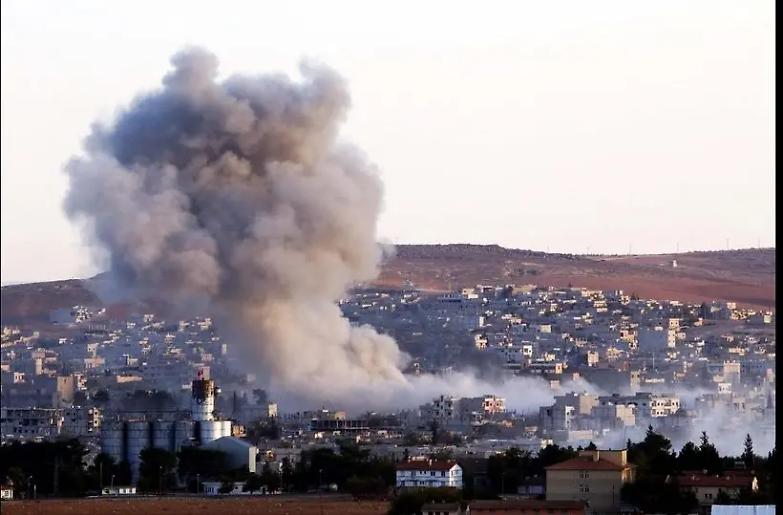 Attacco ai curdi, tornano a cadere le bombe sull&rsquo;autogoverno di Kobane