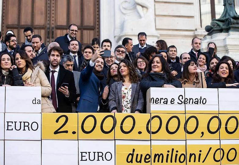 M5s, il rebus capogruppo non si risolve. Anna Macina abbandona la corsa