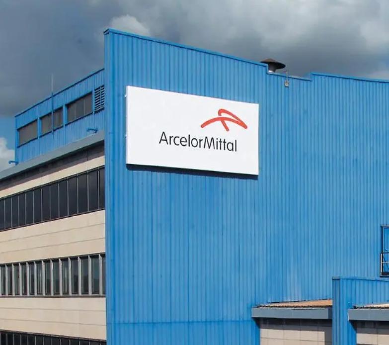 Ilva, via all&rsquo;immunit&agrave; penale per Arcelor. I sindacati: &laquo;Cos&igrave; perdiamo il lavoro&raquo;