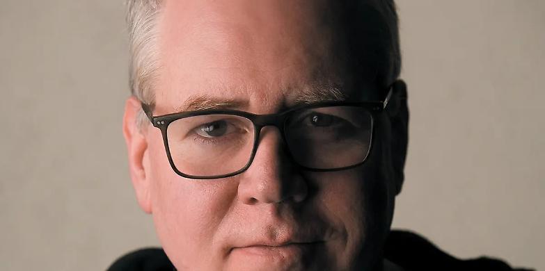 Cari Millennials, siete vittimisti, vuoti e noiosi. Parola di Bret Easton Ellis