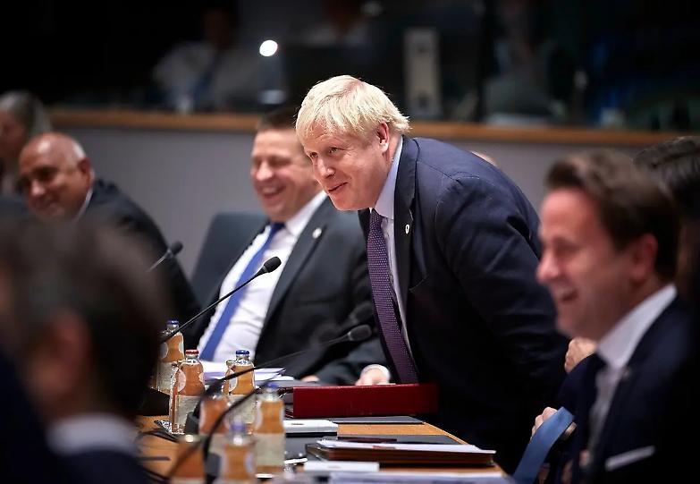 Brexit, Corbyn accetta la sfida, al voto prima di Natale