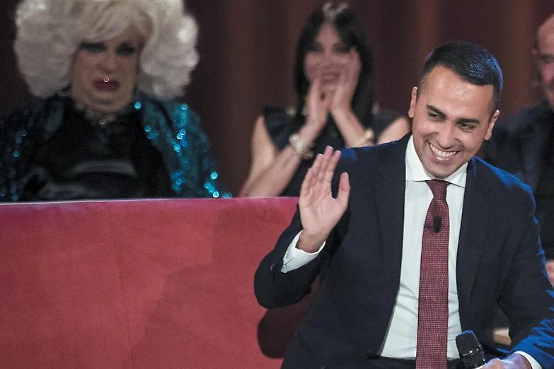 M5s, Di Maio rinnega le alleanze. Nel Movimento scoppia la rivolta