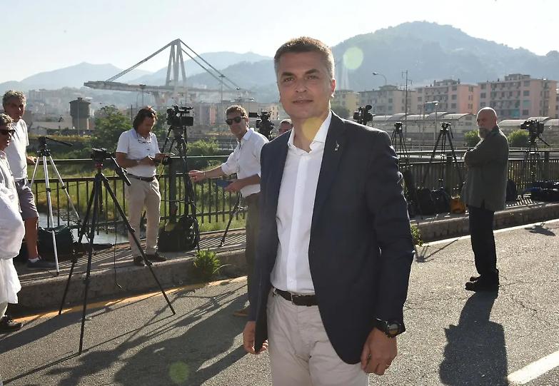 Rimborsopoli, &laquo;Cari politici, niente aperitivo a spese dei contribuenti&raquo;