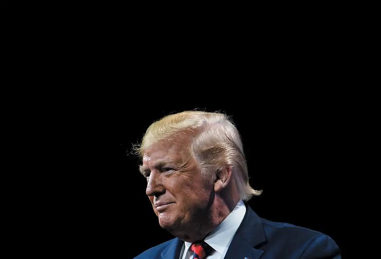 La Camera inchioda Trump avanti con l&rsquo;impeachment