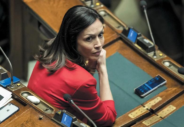 Forza Italia, Berlusconi a Carfagna: &laquo;Chi vuole andare vada&raquo;