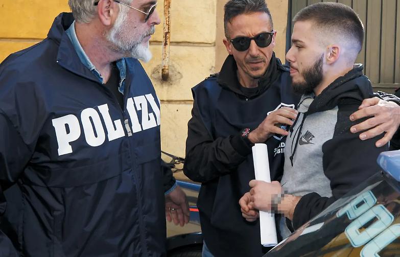 Giovanna coraggio di mamma: &laquo;Mio figlio &egrave; giusto che paghi per l'omicidio di Luca Sacchi&raquo;