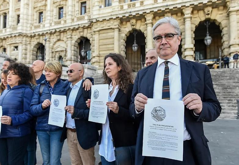 Guai a ridurre le lotte del Partito Radicale a una bega tra fazioni