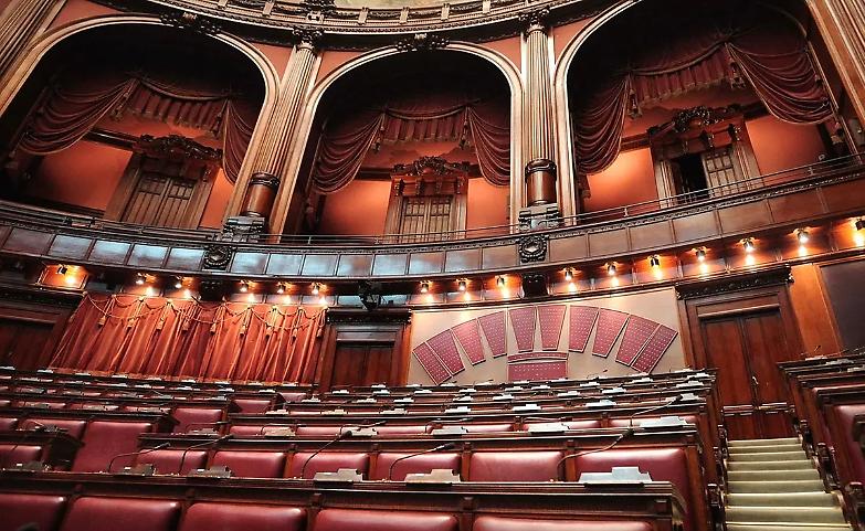 Gli argomenti sollevati dal dubbio / le risposte. La senatrice grillina: mi sono dimessa, sui vitalizi clima teso