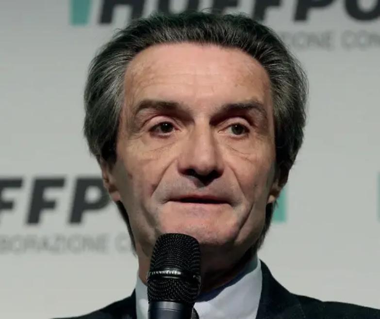 Fontana: &laquo;Aspettiamo ulteriori indagini&raquo; I 5 Stelle a testa bassa: &laquo;Gestione criminale&raquo;