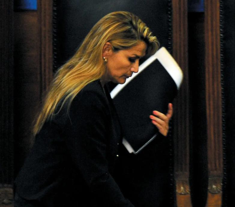 Bolivia, Anez gi&agrave; nella bufera per le frasi razziste contro gli indios