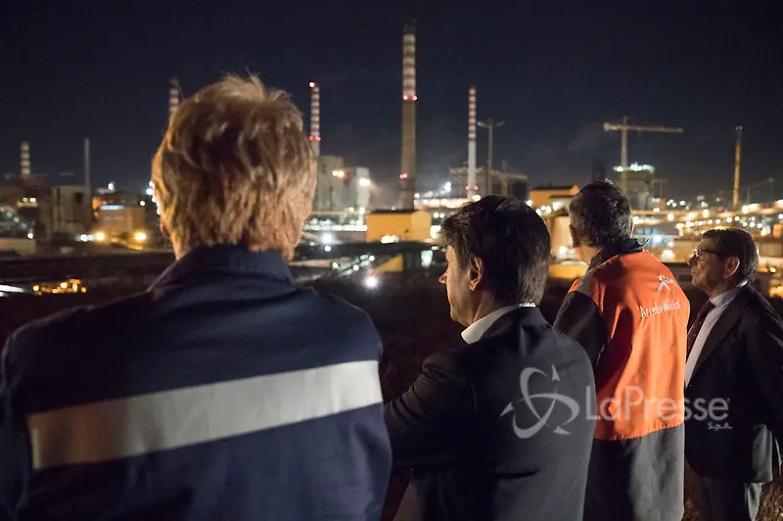 Di Maio: &laquo;ArcelorMittal deve tornare al tavolo&raquo;