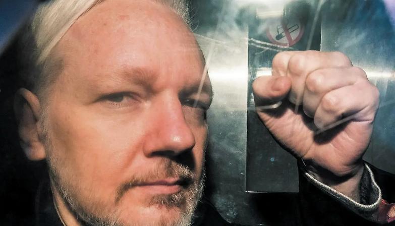 Caso Assange, la Svezia archivia l&rsquo;accusa di stupro