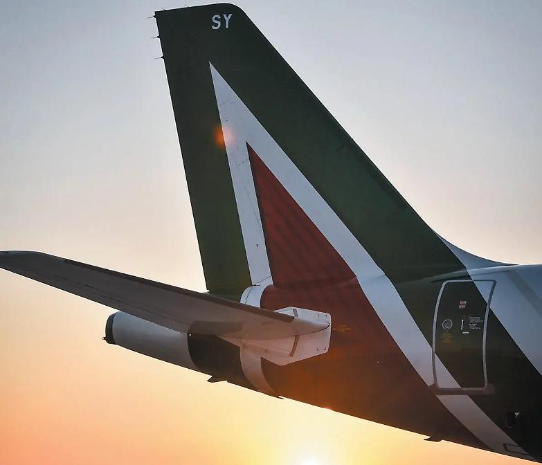 Alitalia, &egrave; crisi nera e il governo ammette: &laquo;Non c'&egrave; nessuna soluzione di mercato&raquo;