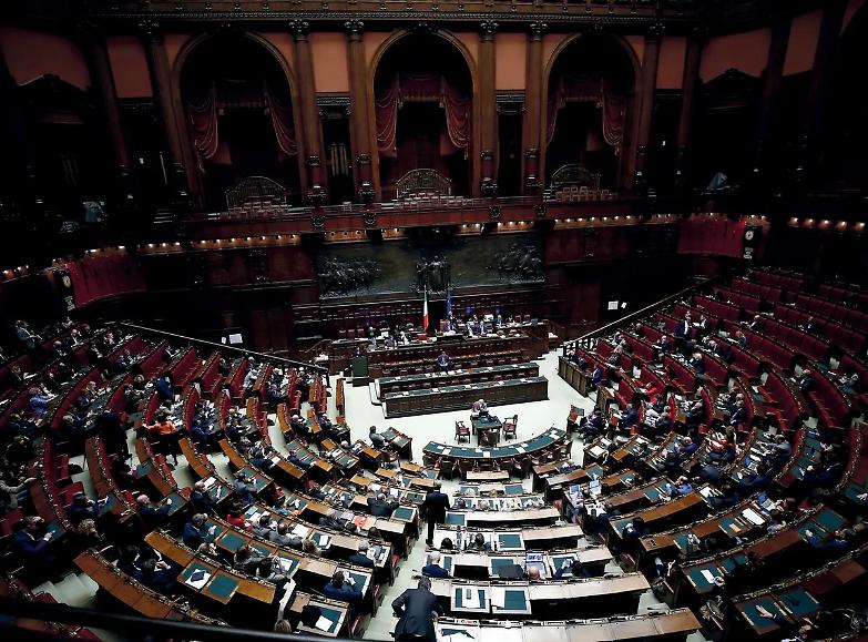 Aule vuote e spirito antipolitico