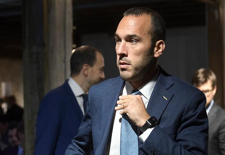 Di Stefano (M5s): &laquo;Il premier non &egrave; il leader del Movimento. Ma sul Mes confido in lui&raquo;