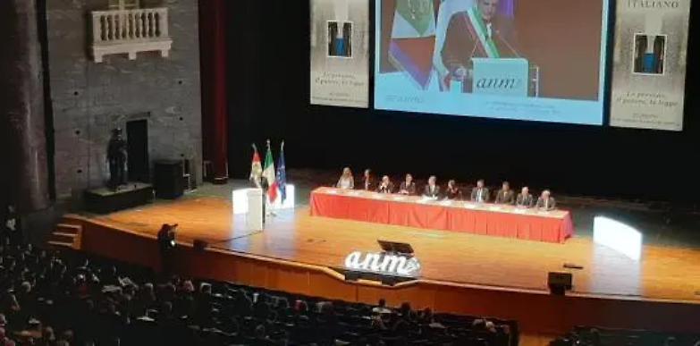L&rsquo;Anm chiude con una mozione &ldquo;difensiva&rdquo;: &laquo;Basta attacchi dai politici&raquo;