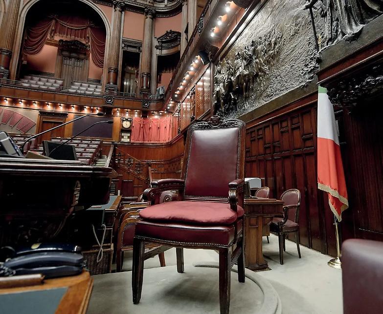 Governo, cresce l&rsquo;esercito dei &ldquo;resistenti&rdquo;: mai al voto