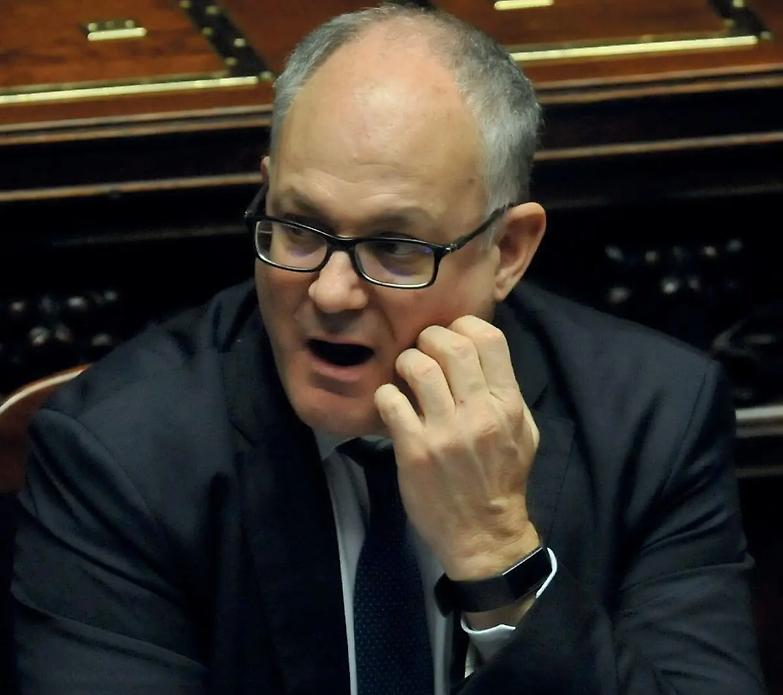 Mes, l&rsquo;Italia strappa un rinvio Salvini: &laquo;Un aiuto a Pd e M5S prima delle Regionali?&raquo;