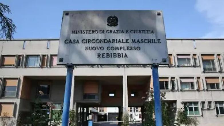 Napoli e Roma, un ex narcotrafficante garante dei detenuti. Rebibbia vietata alla presidente della onlus