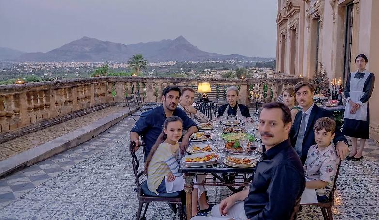 Ozpetek torna alle origini e con La Dea fortuna racconta l&rsquo;amore corale