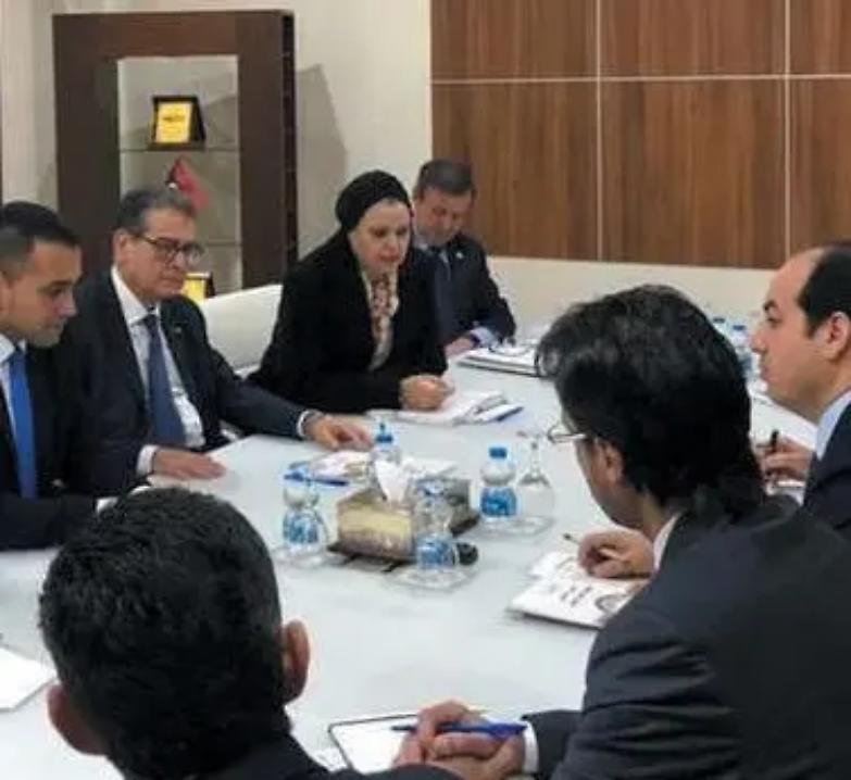 Libia, la "mission impossible" di Di Maio, equilibrista tra al- Sarraj e Haftar