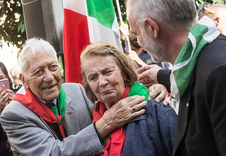 Roma, una svastica sulla targa in memoria di Tina Costa