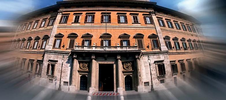 Paradosso Italia il bipolarismo c&rsquo;&egrave; i poli invece no