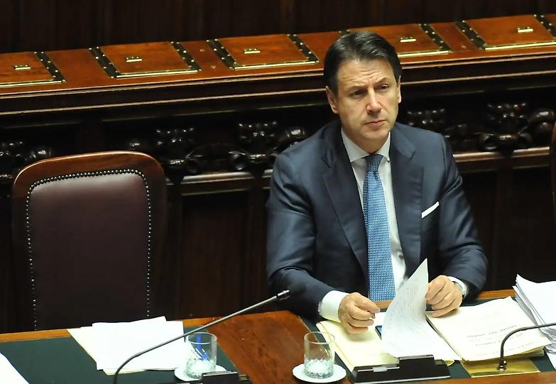 Paradosso Italia: il bipolarismo c&rsquo;&egrave;, i Poli invece no