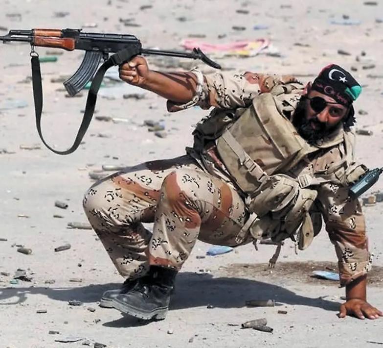 Libia, le truppe di Haftar a Sirte: conquistata la citt&agrave; in fuga le milizie di Serraj