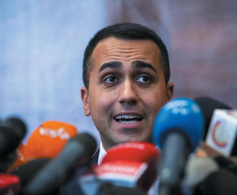 M5s, vincono i "morosi". Le eccedenze non pi&ugrave; a Rousseau