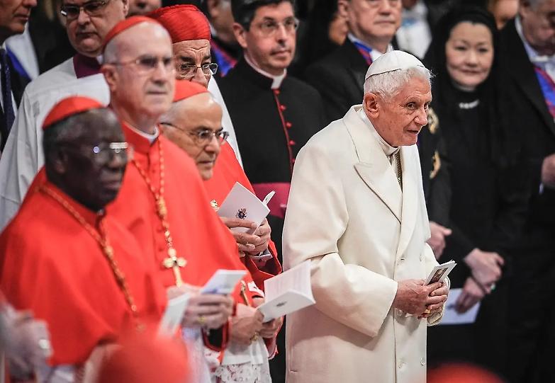 La rivoluzione &egrave; il superamento del celibato. Ma non basta, avanti le donne vescovi e papi