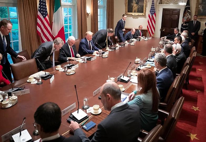 Che fare se l&rsquo;Occidente si riscopre un elefante infiacchito