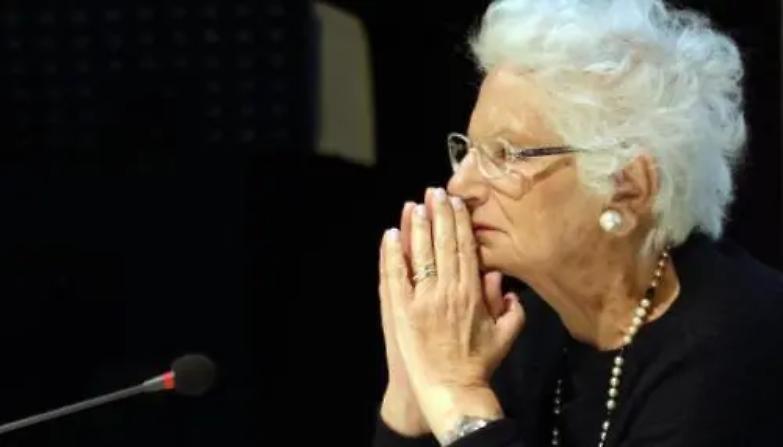 Liliana Segre contro la via intitolata ad Almirante: "Scegliete tra me e lui"