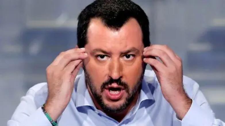 Se a Salvini non basta un avvocato, ne vuole mille