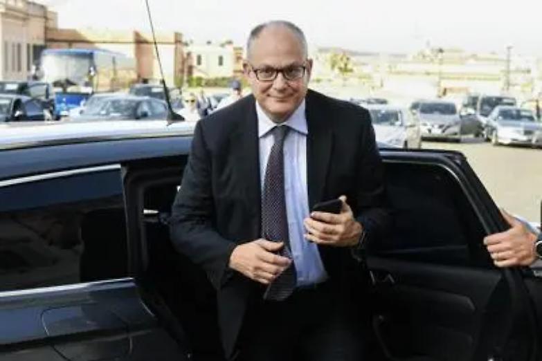 Il Pd candida Gualtieri e d&agrave; scacco ai renziani